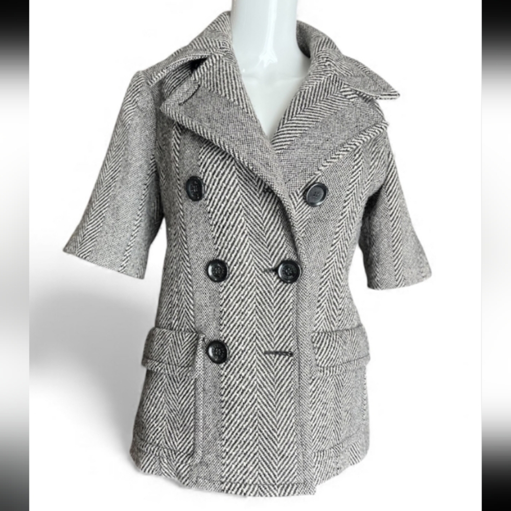 Michael Kors Small Women black and white short sleeve Pea Coat.